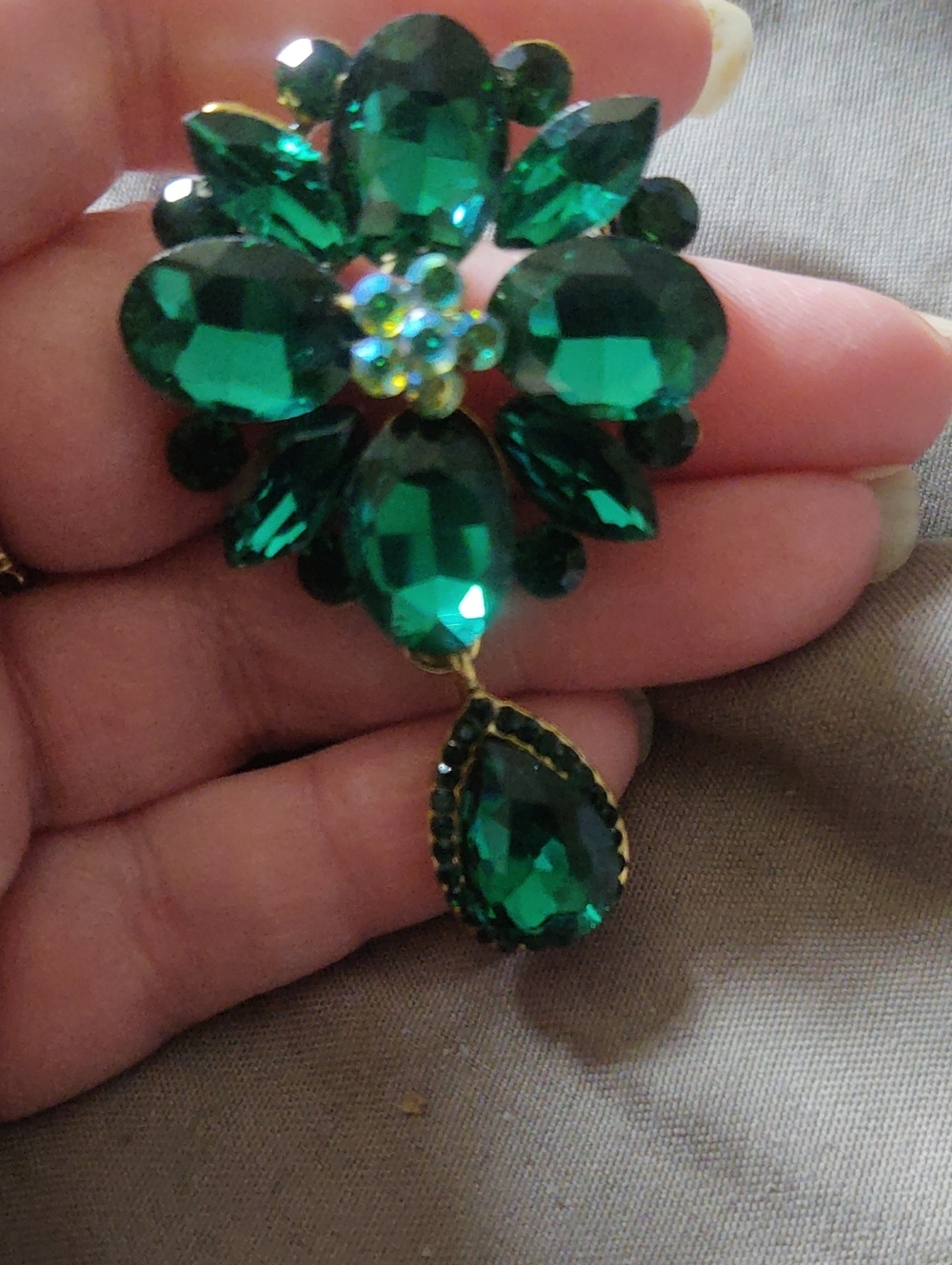 Emerald Green Rhinestone Floral Drop Brooch - Picture 4 of 4